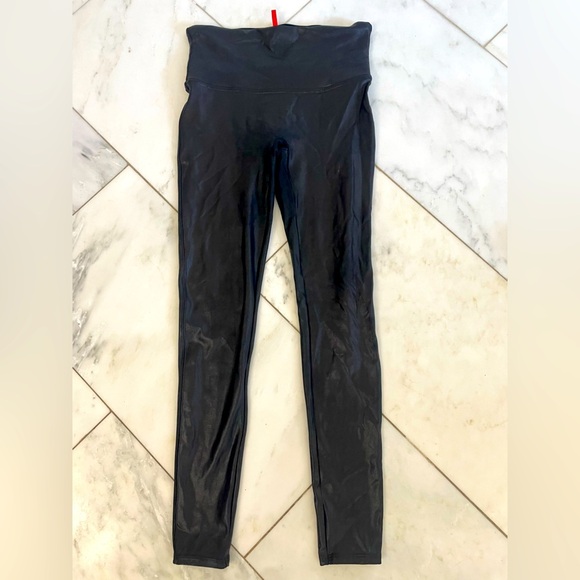 Spanx, women’s large, shiny vegan leather black wide waistband stretch leggings - Picture 1 of 7